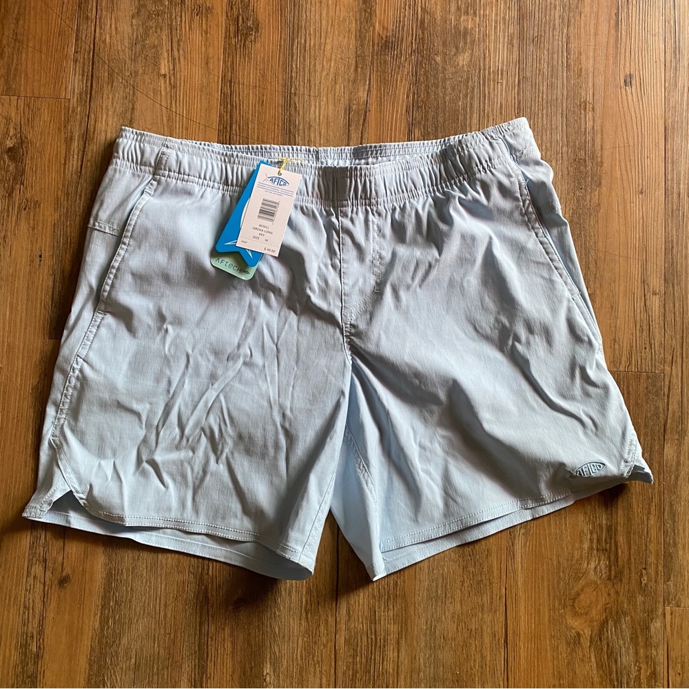 Women’s Sirena Fishing Shorts Long 7” Inseam Size Medium Sky Blue NWT